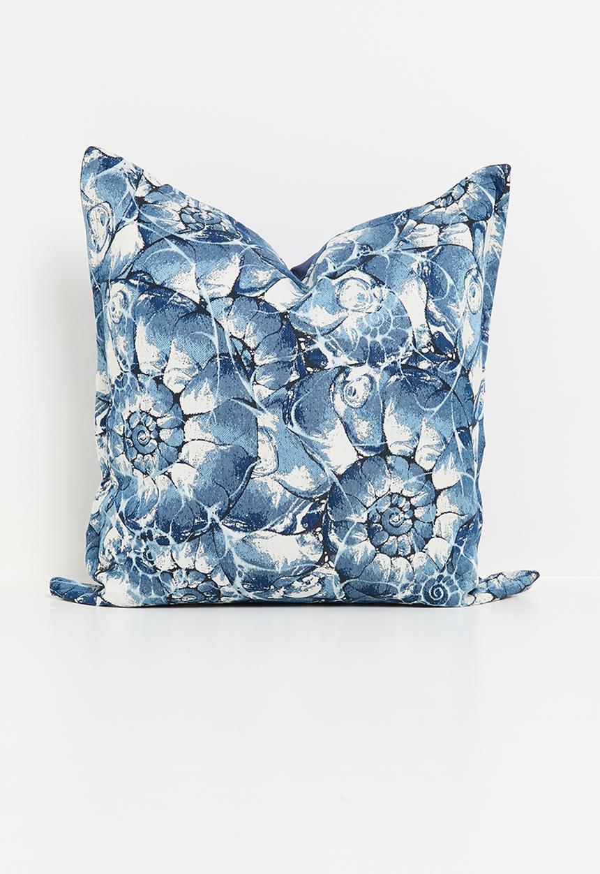Grey Gardens - Fossil cushion cover - blue