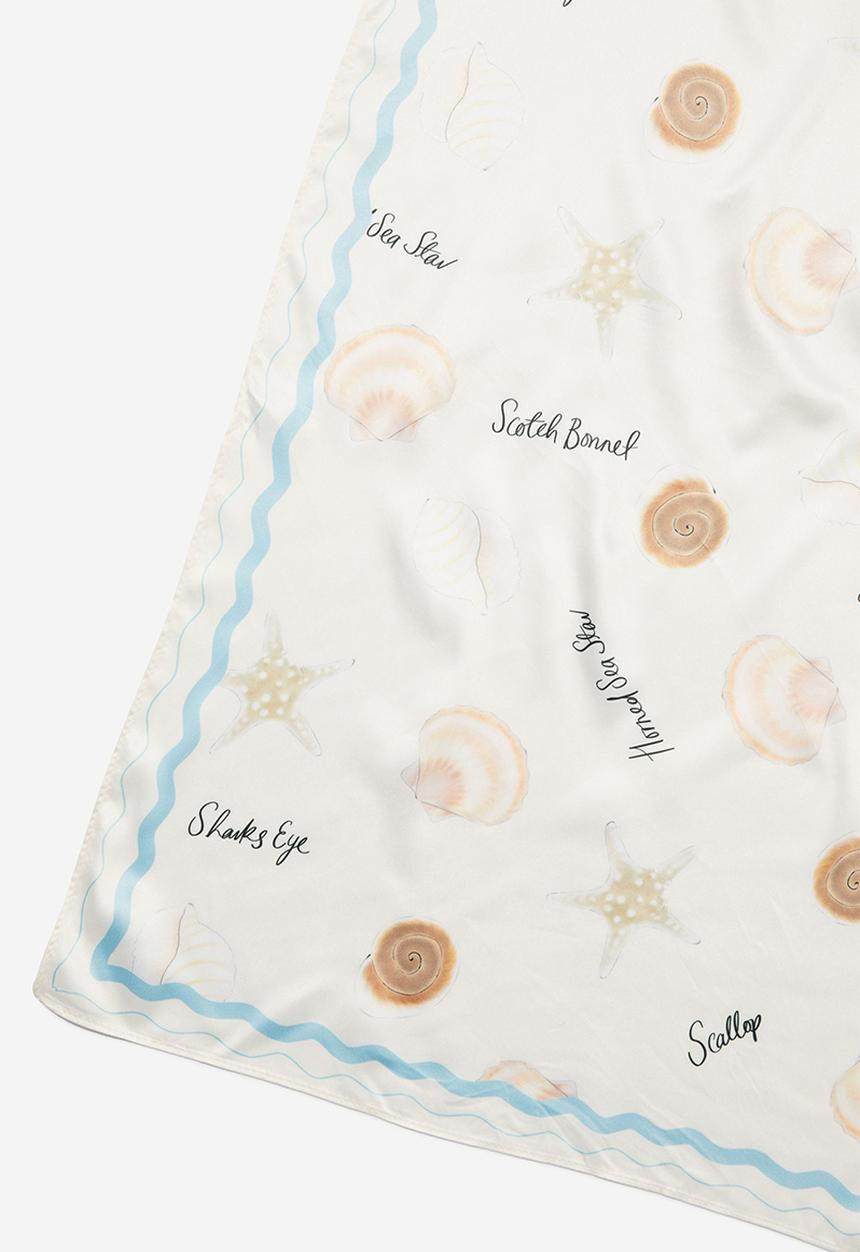 Rubi - Daisy scarf-sketched shells/recru