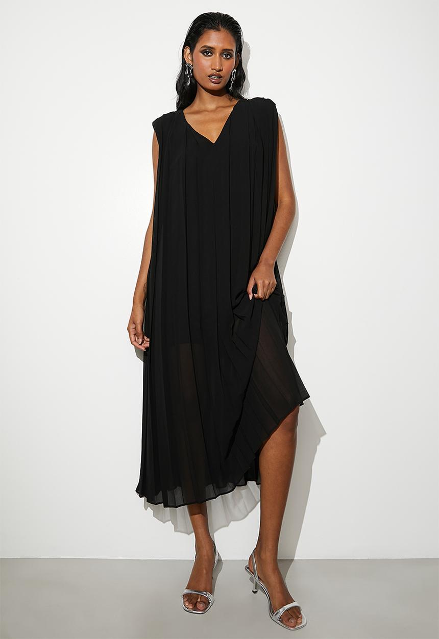 VELVET - V-neck pleated trapeze midi dress - black