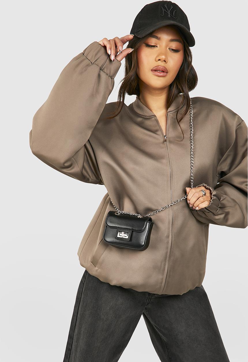 boohoo - Buckle Front Crossbody Chain Bag - Black