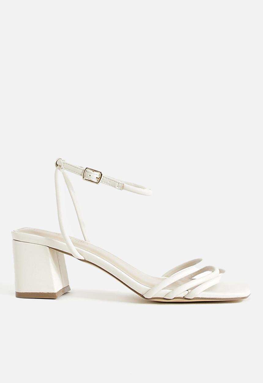 boohoo - Wide Fit Square Toe Triple Strap Low Block Heel Sandals - ecru