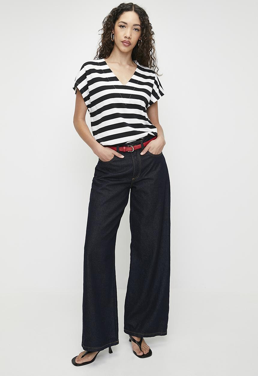 Superbalist - Oversized V-Neck Tee - Ecru/Black Stripe