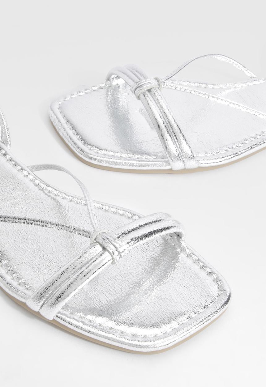 boohoo - Wide Fit Metallic Wrap Up Sandals