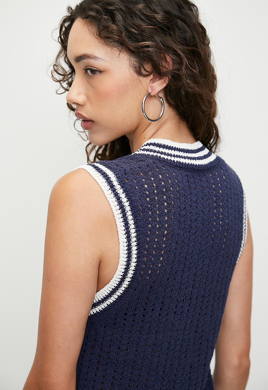 Cotton On - Seaspray V-Neck Vest - Cool Navy & Ecru
