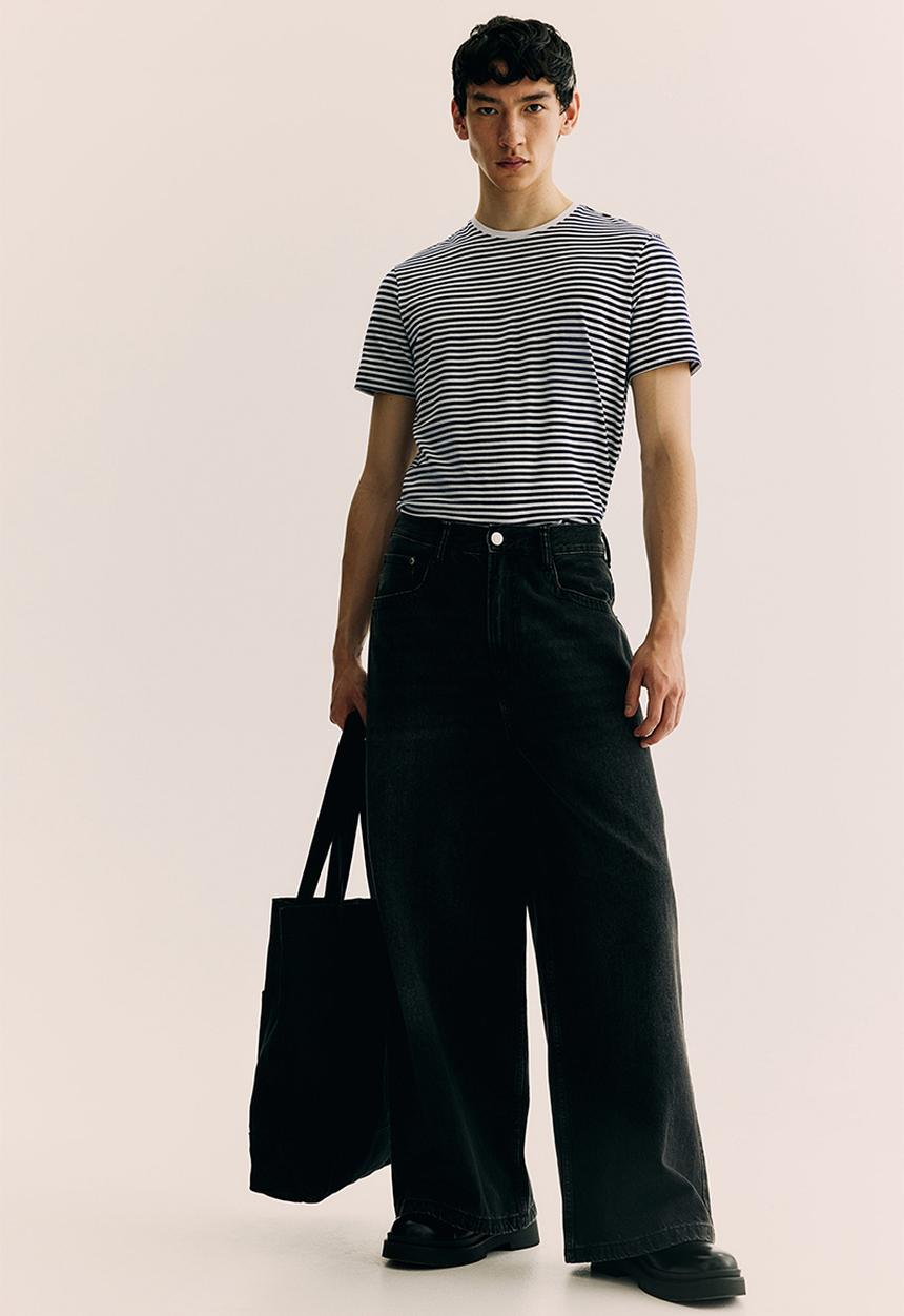 H&M - Slim fit round-necked t-shirt - navy blue