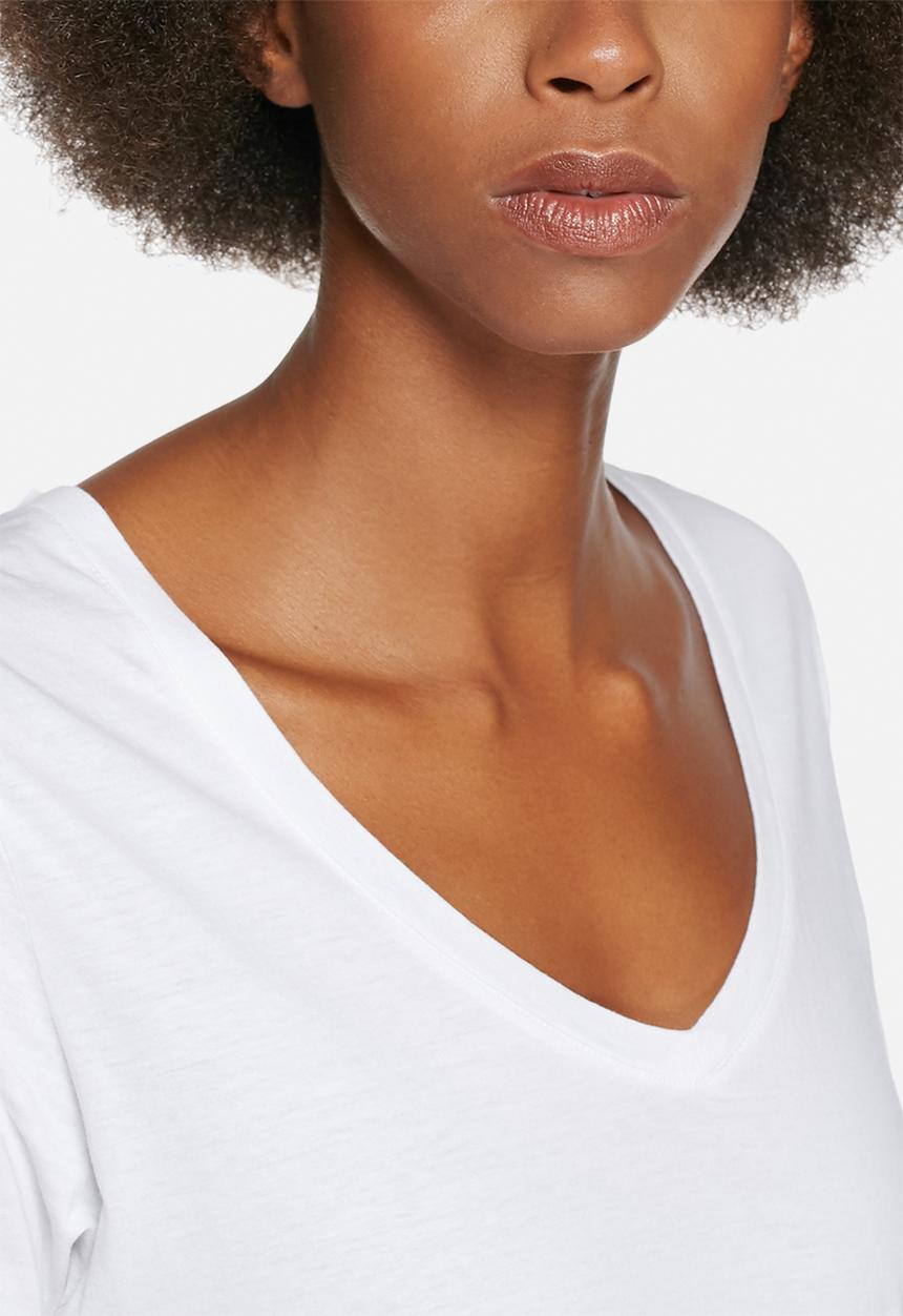Levi’s® - Perfect V-neck tee