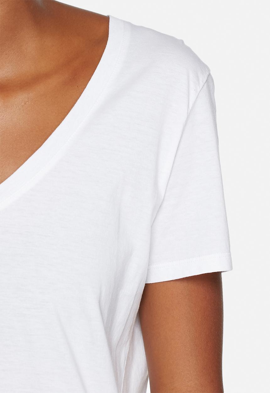 Levi’s® - Perfect V-neck tee