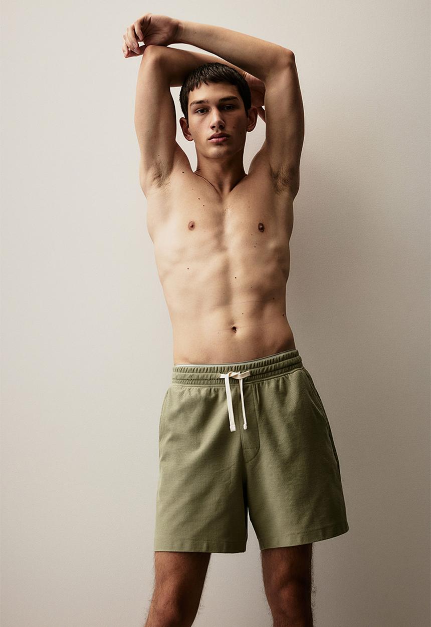 H&M - Regular fit piqué shorts - green