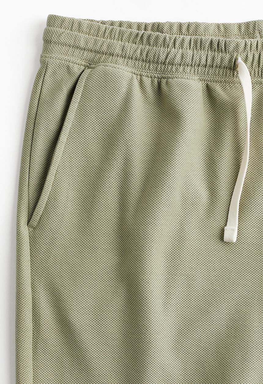H&M - Regular fit piqué shorts - green