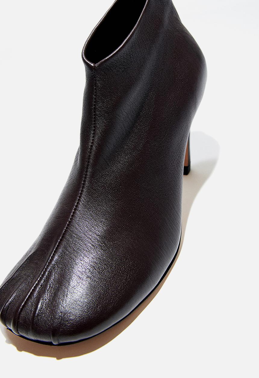 H&M - H&M Studio: Pleat-detail heeled boots - burgundy