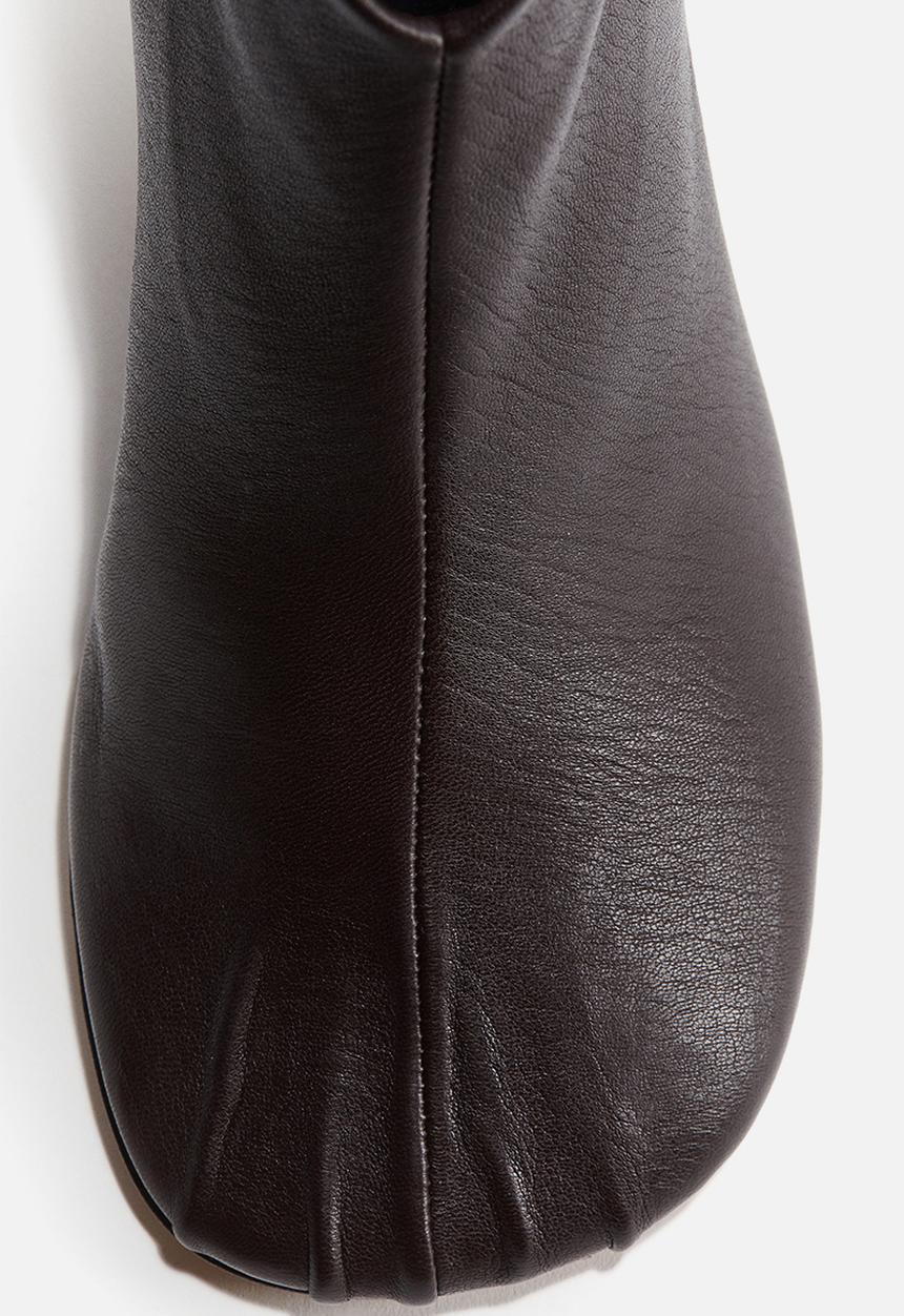 H&M - H&M Studio: Pleat-detail heeled boots - burgundy