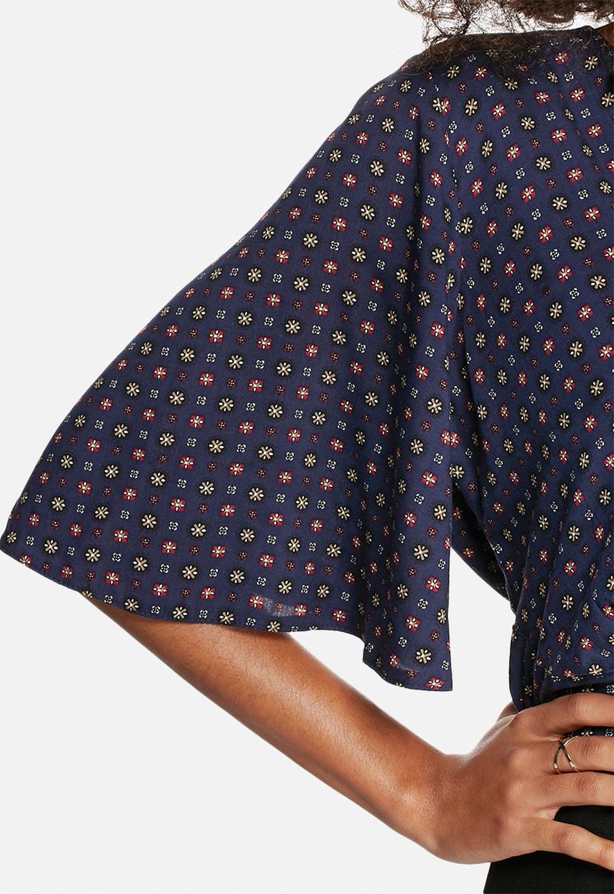 Influence. - Crop top