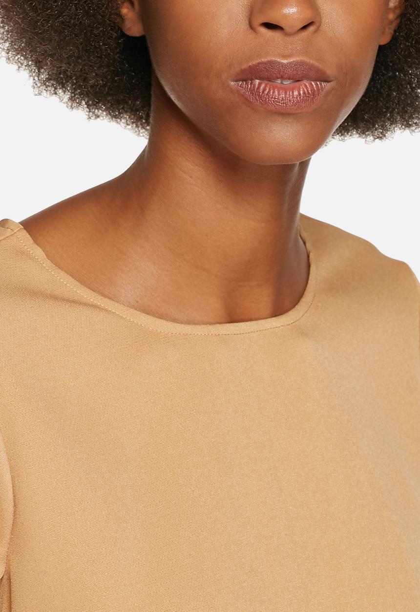 The Fifth - Front row top
