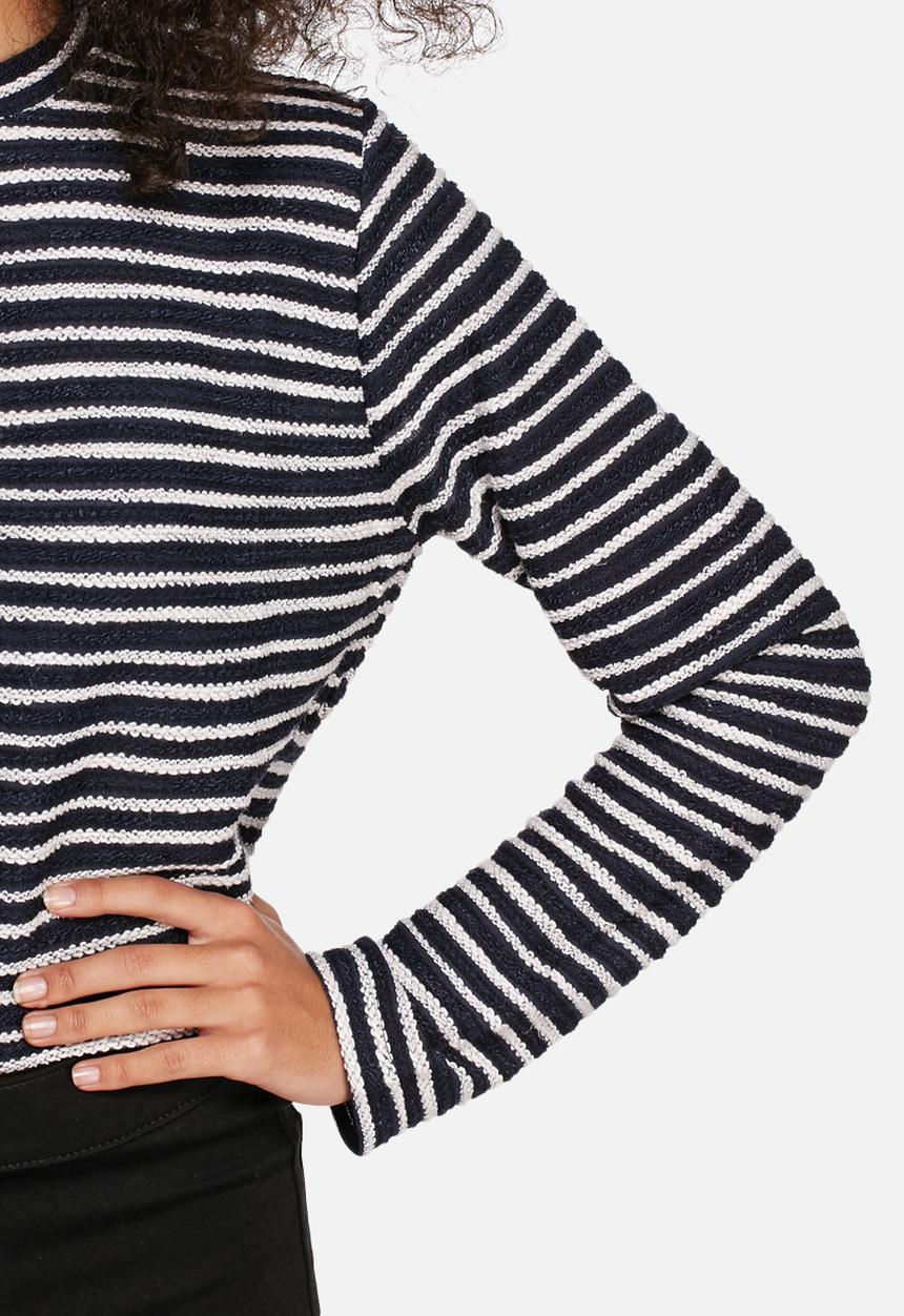 Native Youth - Stripe crop