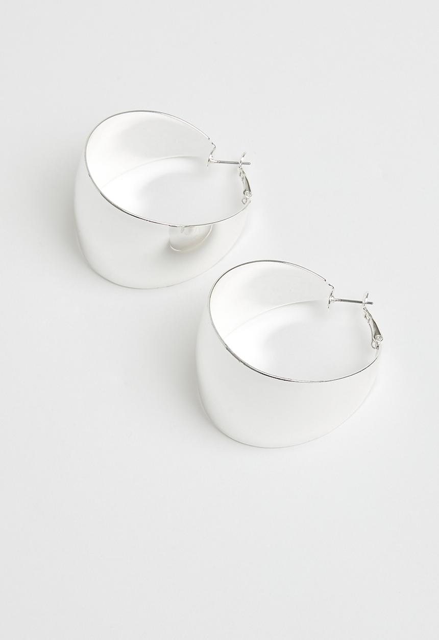 PrettyLittleThing - Silver chunky flare hoop earrings - silver