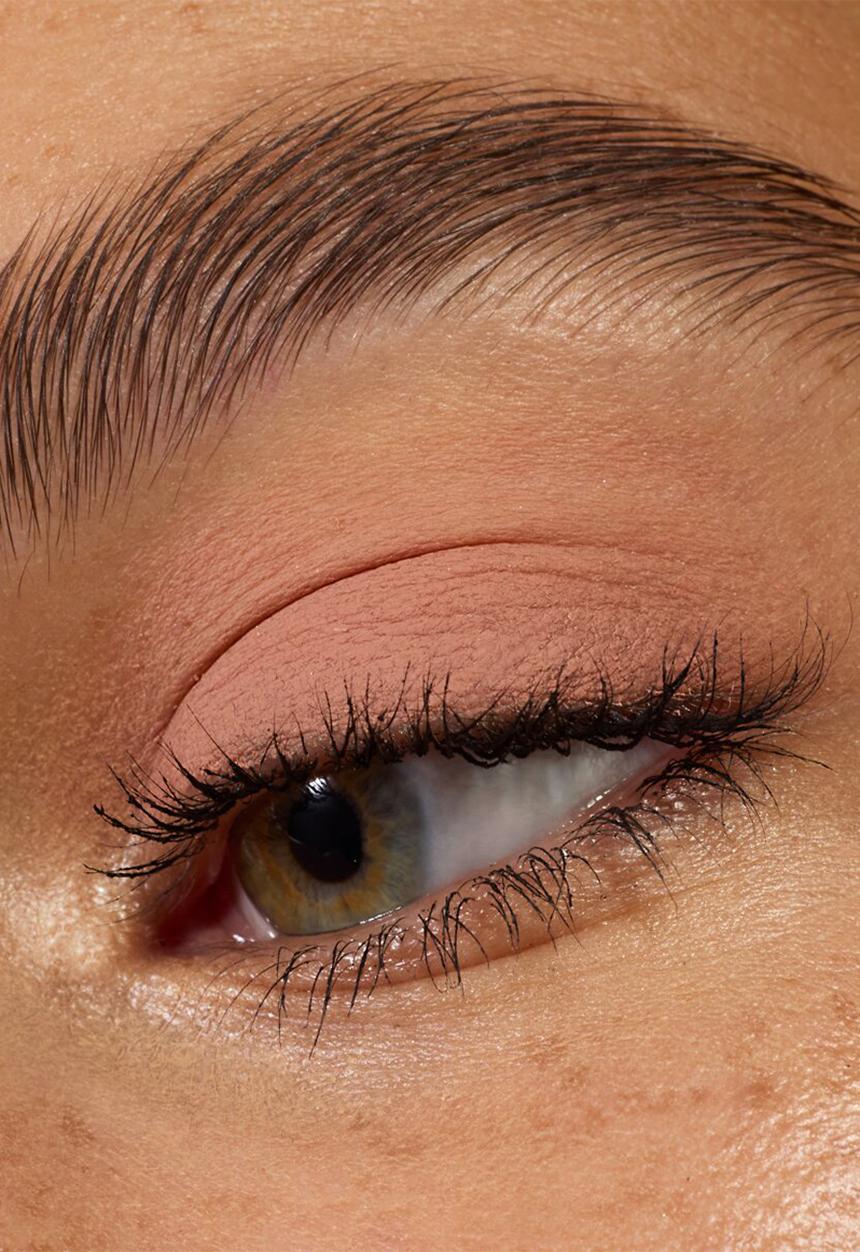 essence - Matte Liquid Eyeshadow 01 - Bare Bliss