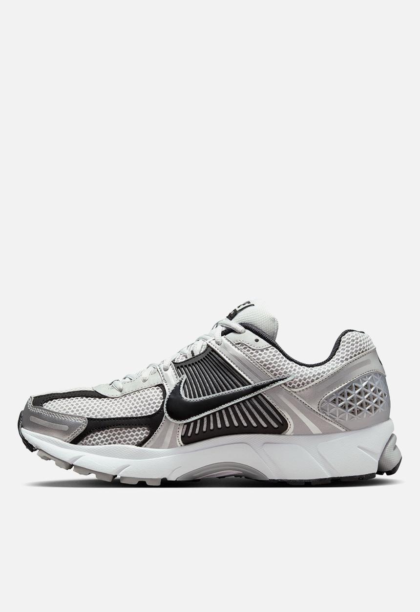 Nike - Nike Zoom Vomero 5