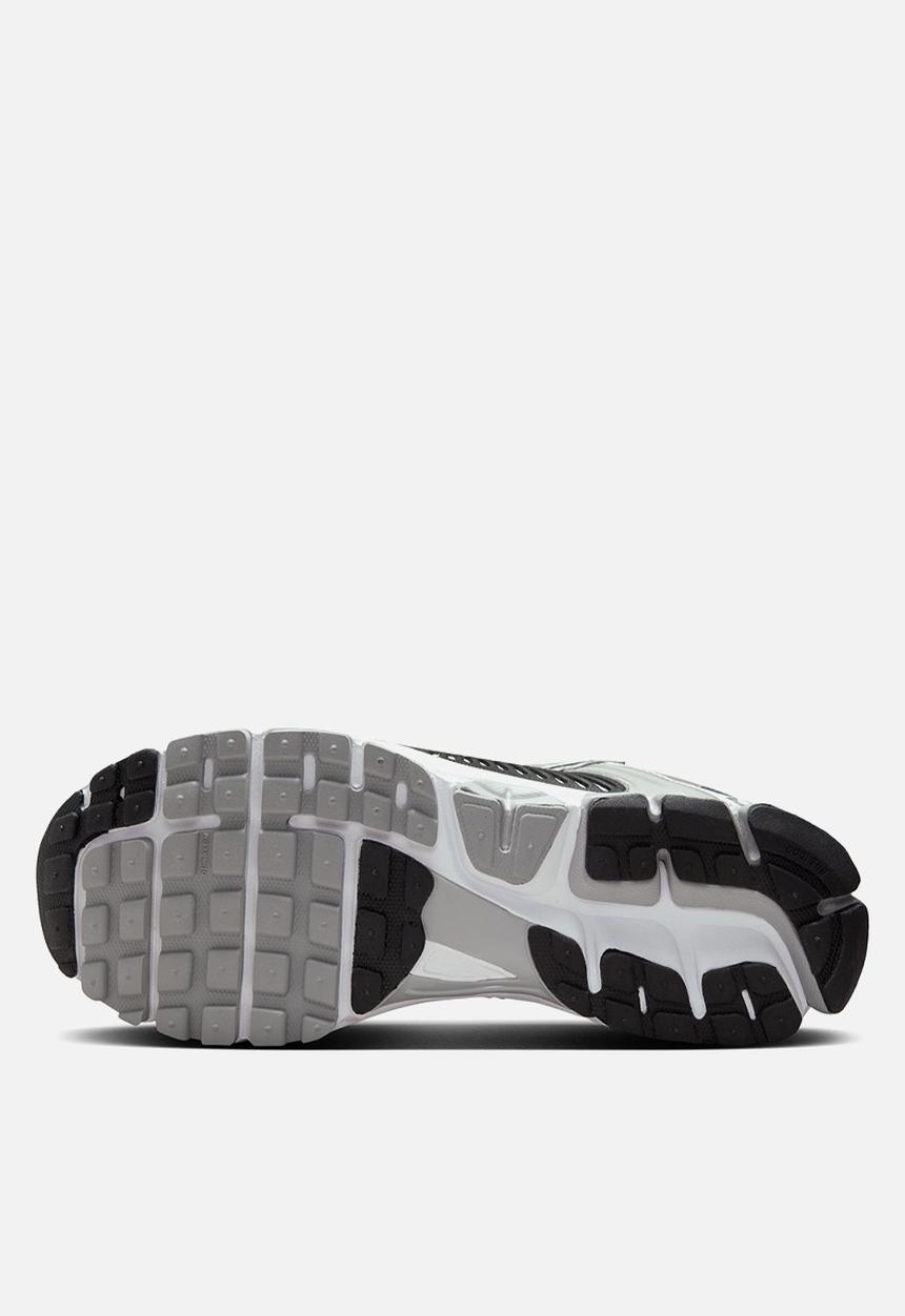 Nike - Nike Zoom Vomero 5
