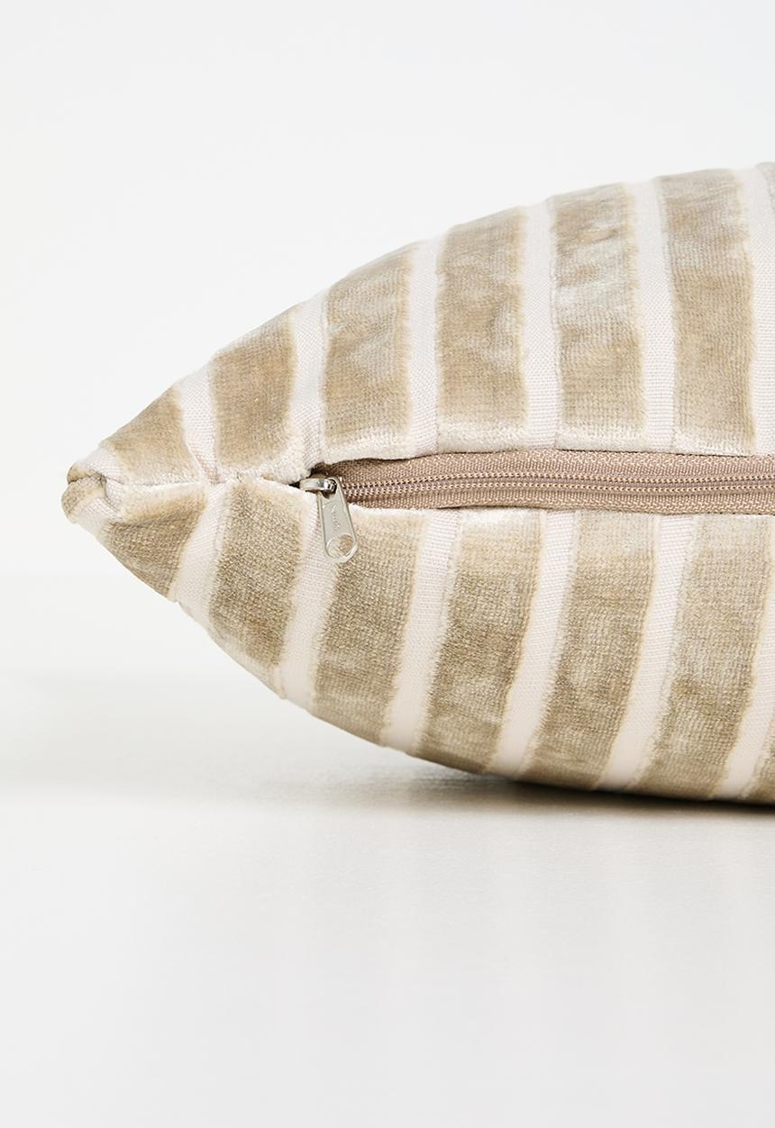Sixth Floor - Sabi velvet cushion - Grey