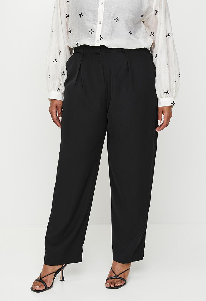 Me&B - Plus Tailored Carrot Leg Pants In Black - Black