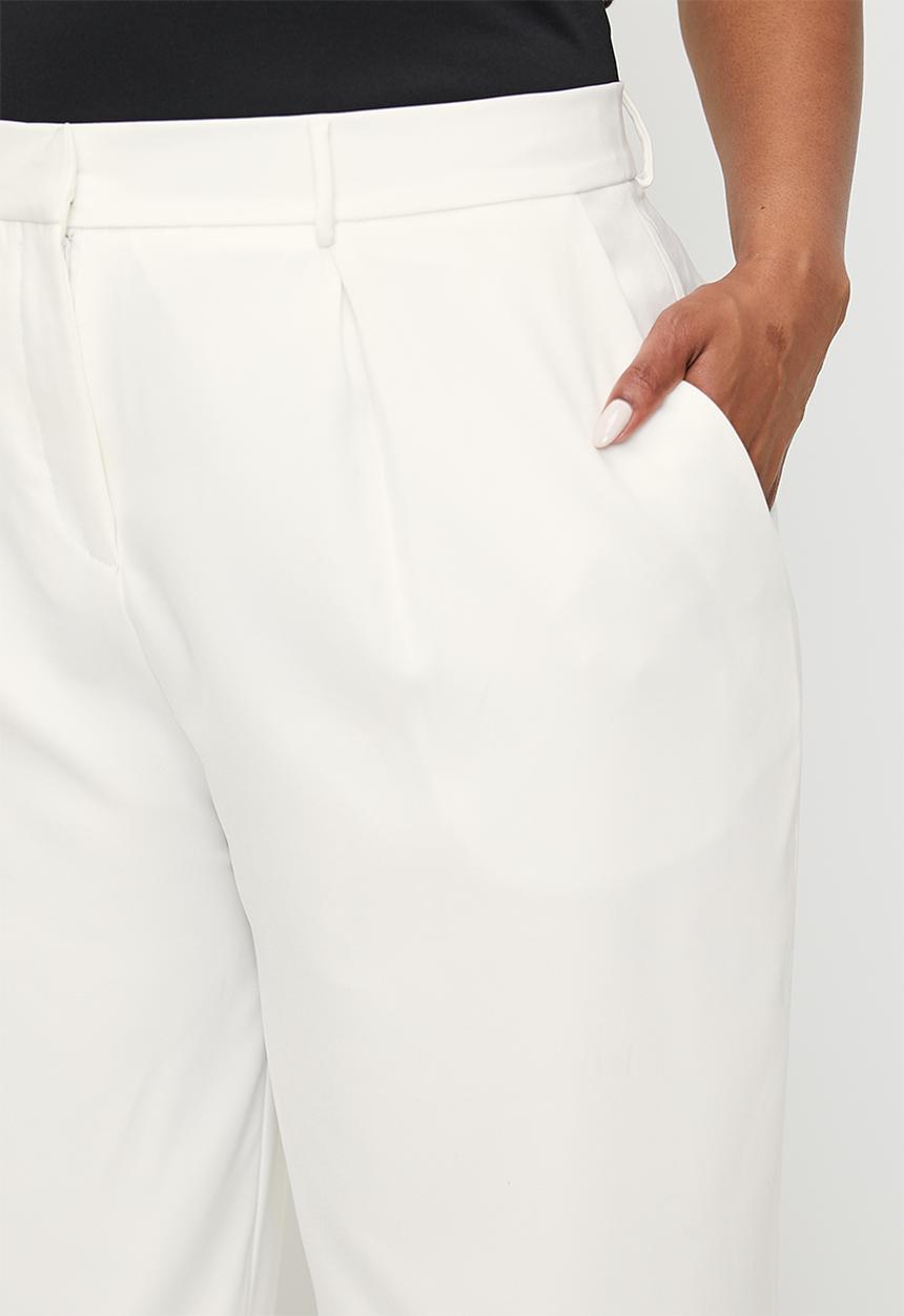 Me&B - Plus Tailored Carrot Leg Pants In Milk - Milk
