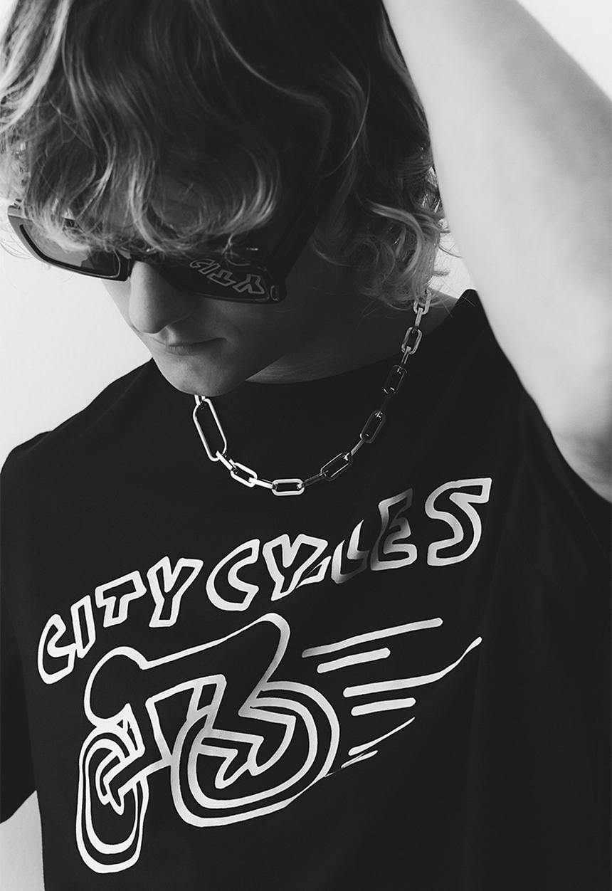 H&M - Regular fit t-shirt - black/Keith Haring