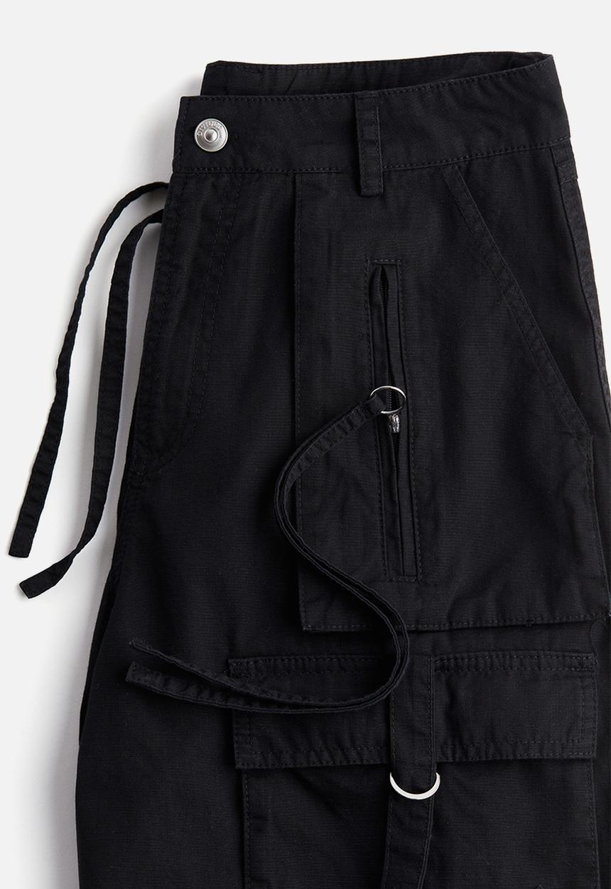 H&M - Cotton cargo shorts - black