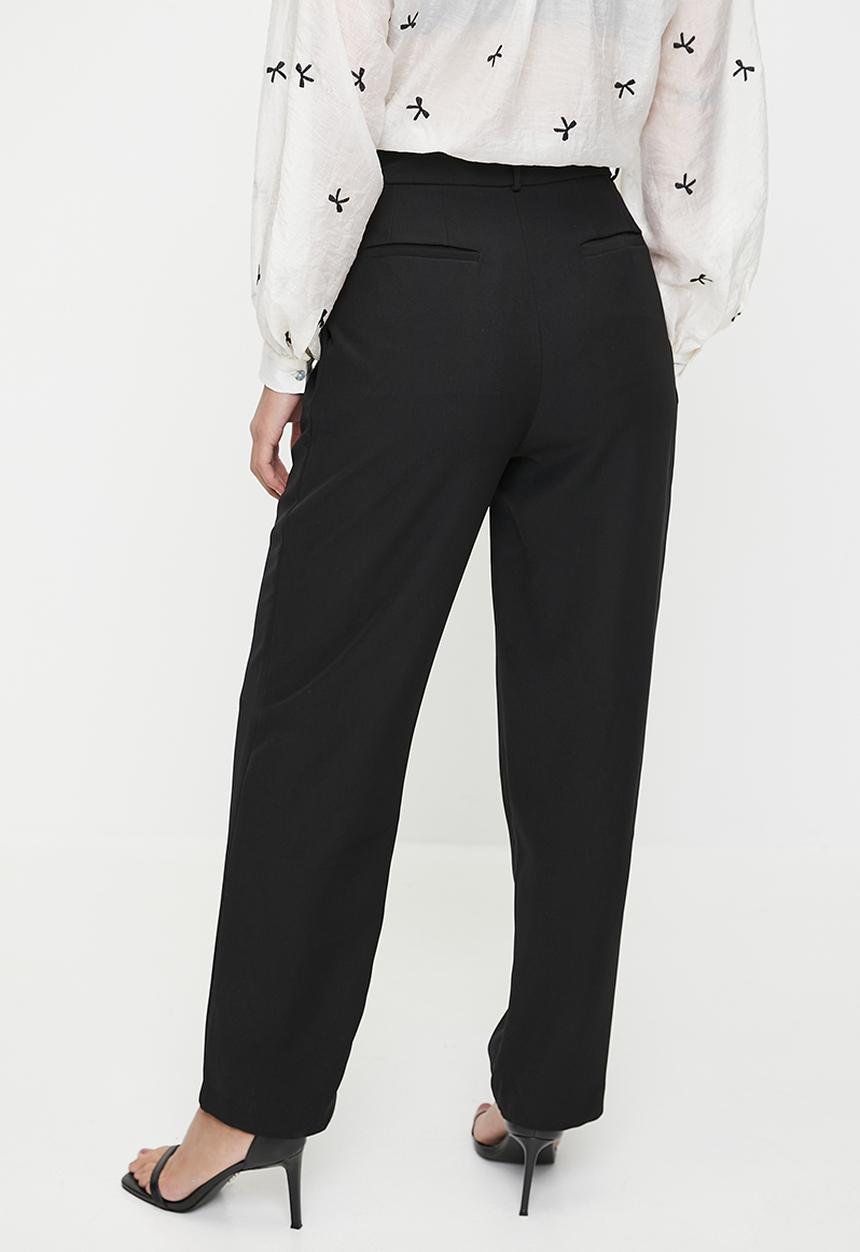 Me&B - Tailored Carrot Leg Pants In Black - Black