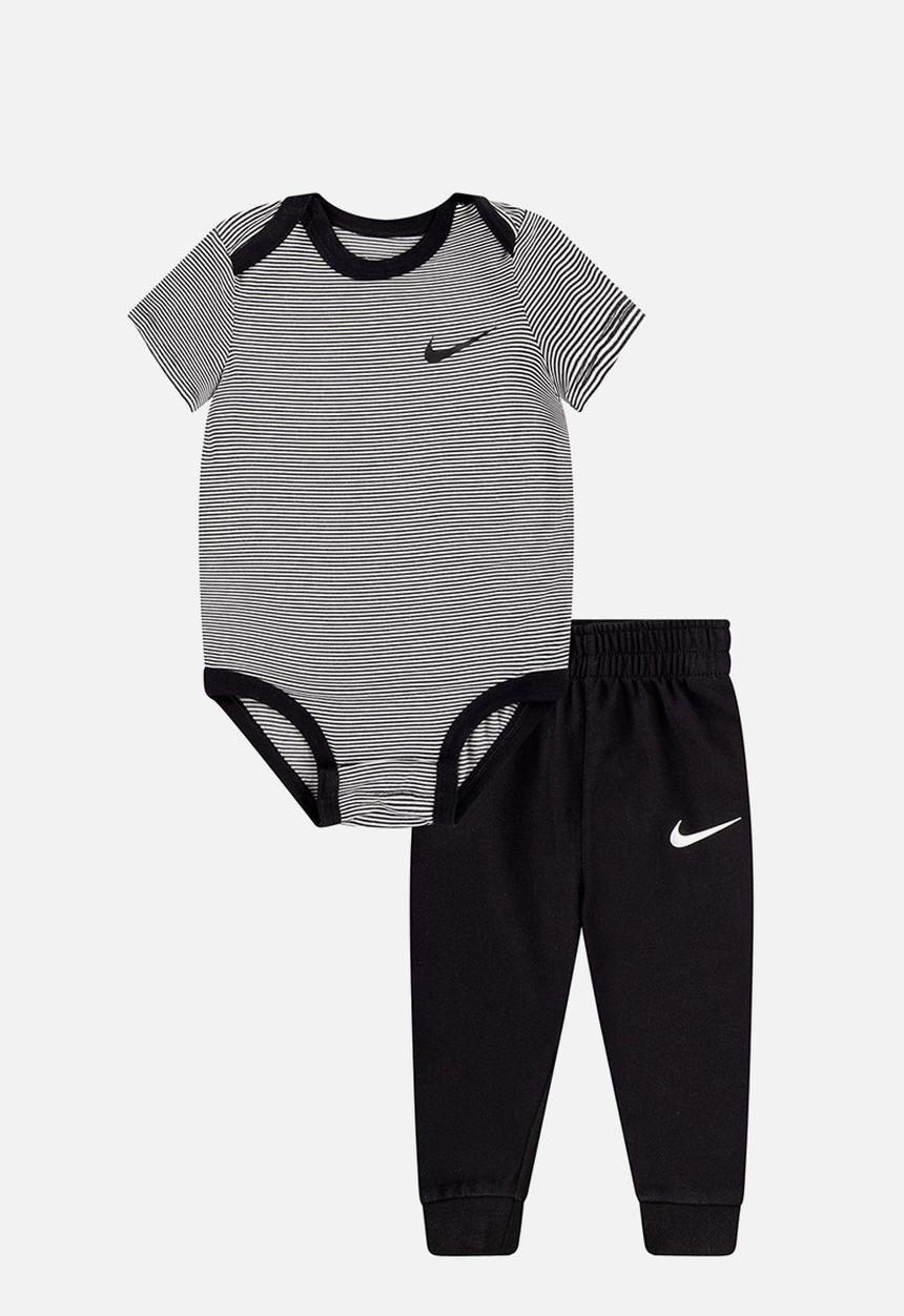 Nike - Nkn 2 pc striped ss bsps - black
