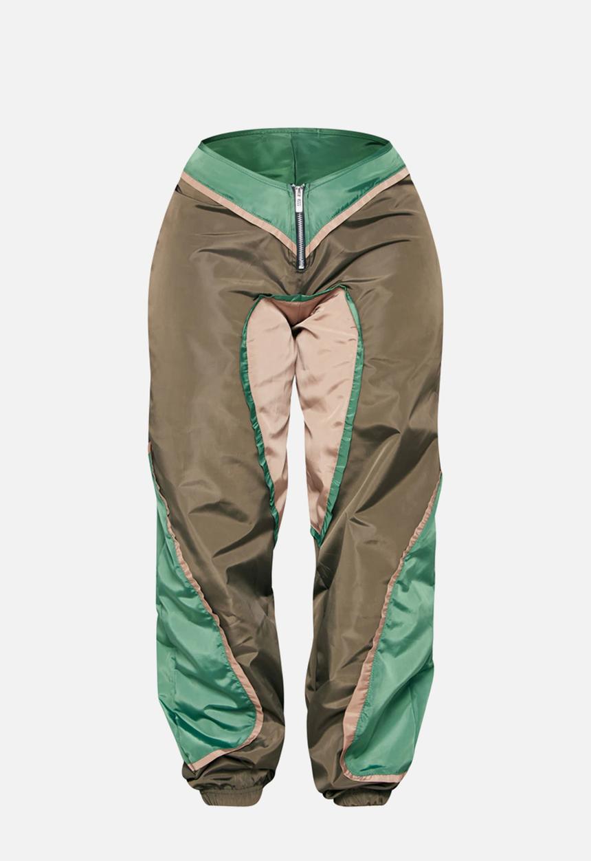 PrettyLittleThing - Shape Contrast Panel V Front Shell Joggers - Khaki