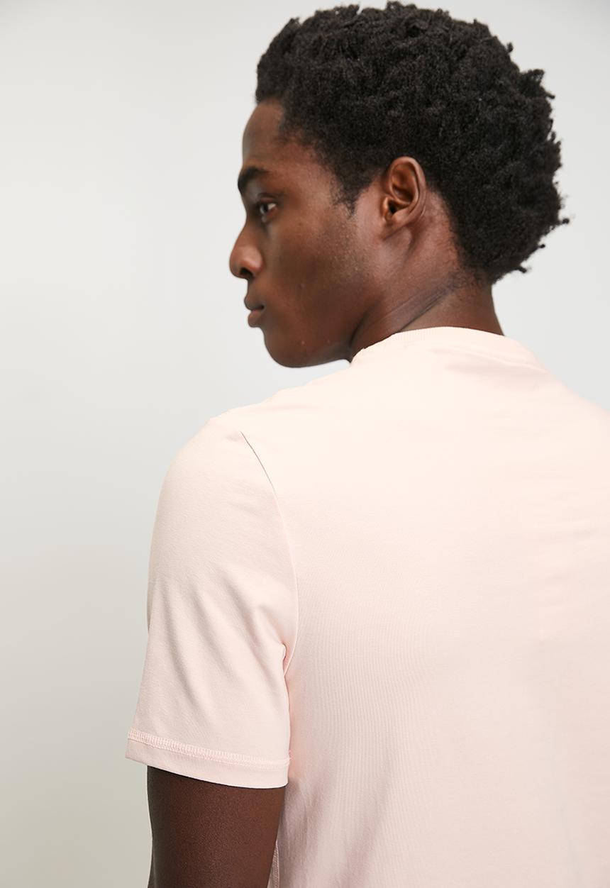 GUESS - Short sleeve cn small triangle logo tee - dolly pink
