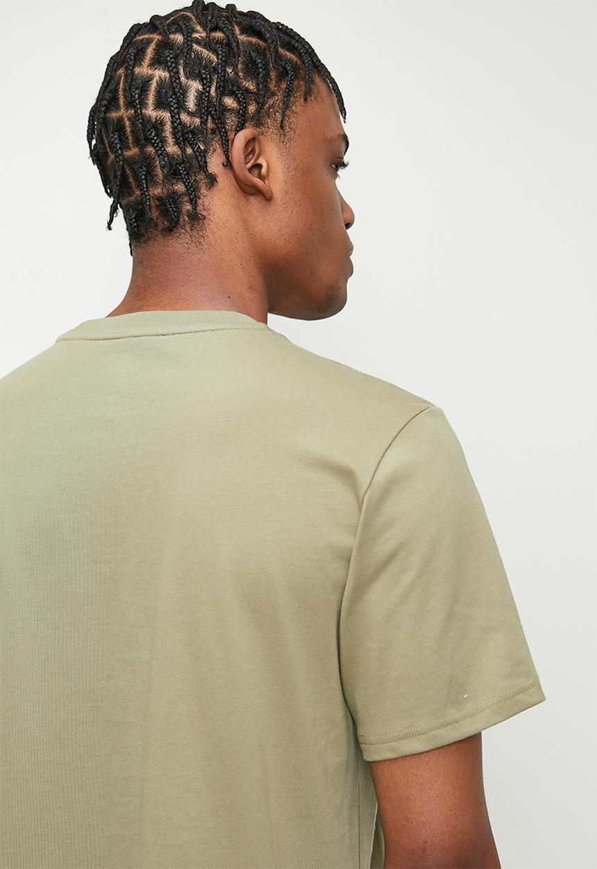 Converse - Distorted Patch T-Shirt  - Mossy Sloth