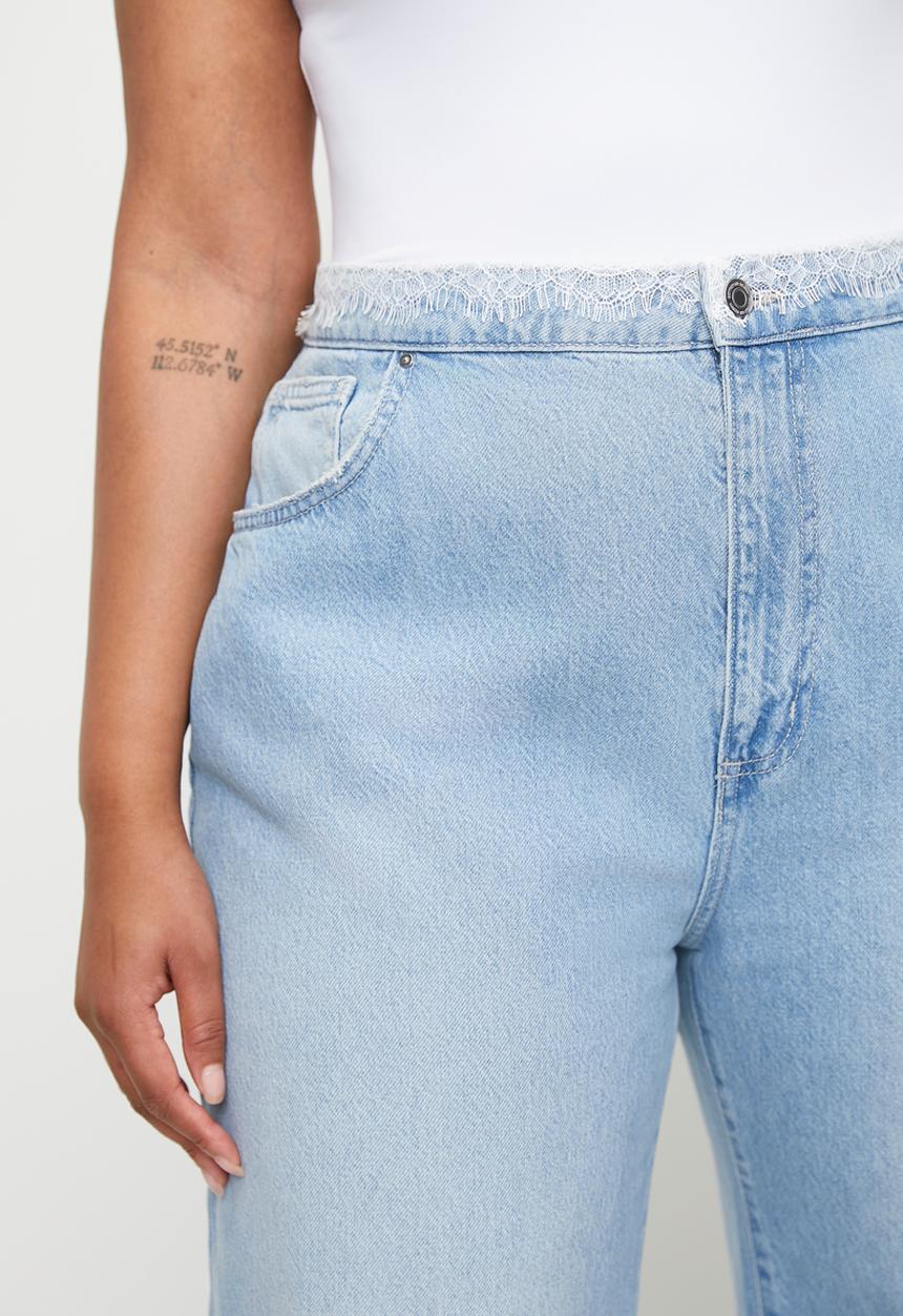Cotton On - Plus Super Baggy Jean - Cloud Blue/Lace