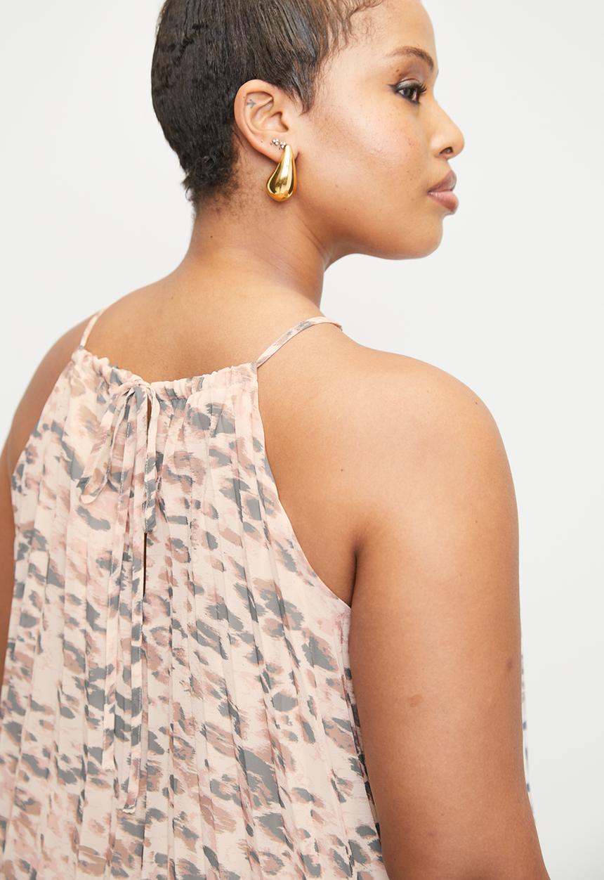 VELVET - Chiffon pleated trapeze halter shell plus - smokey spot leopard