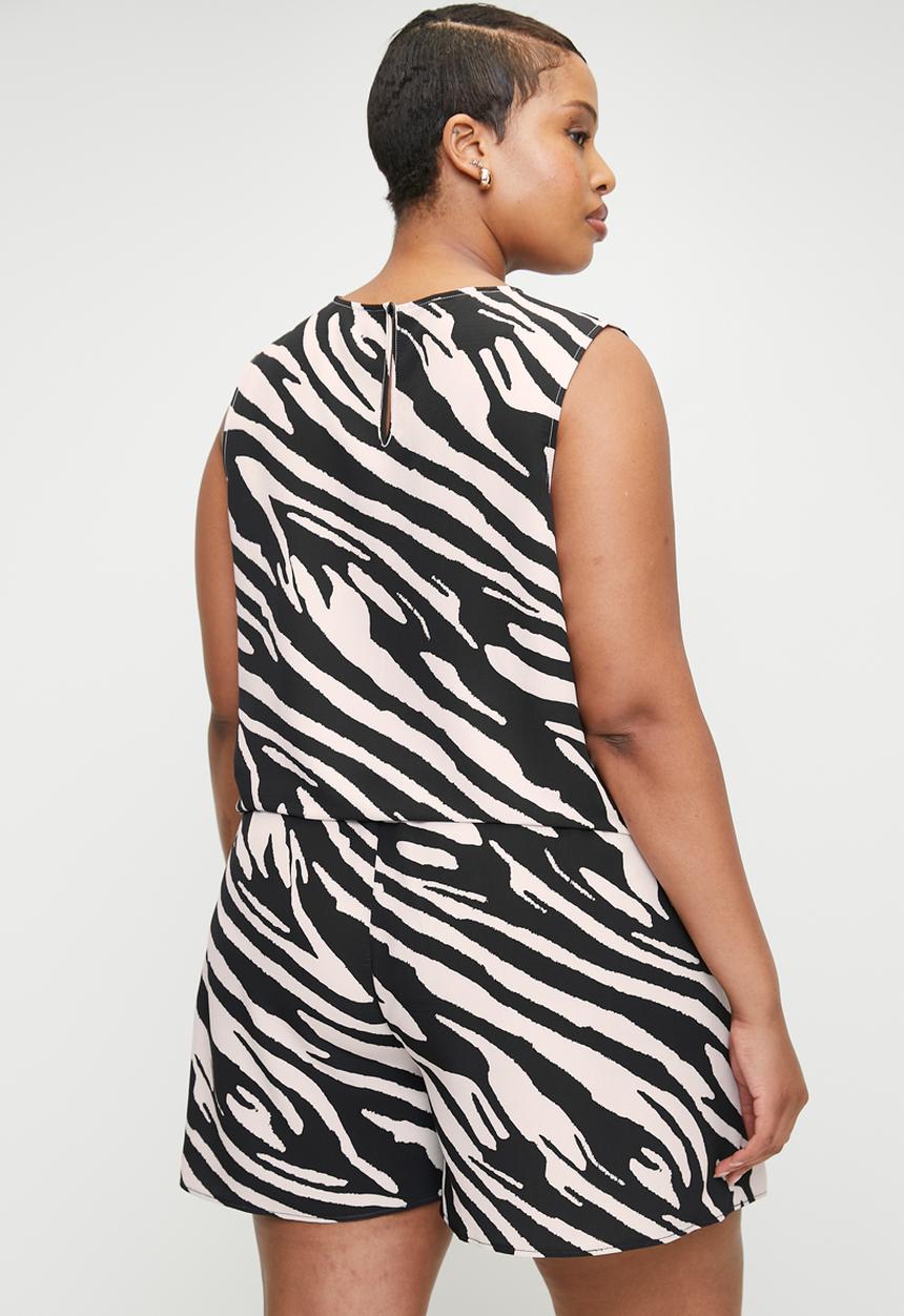 edit - Tie front printed pull on shorts - Black ecru zebra1