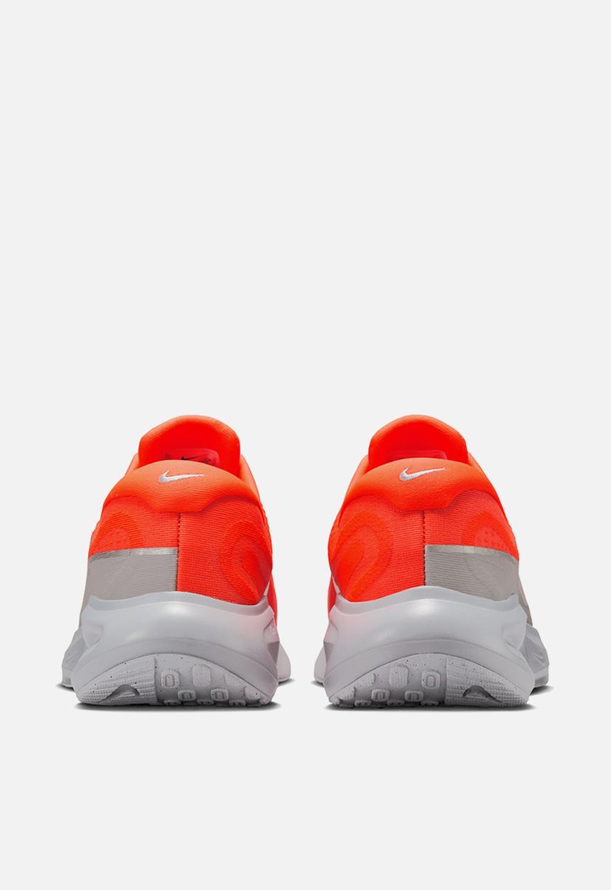 Nike - Nike Journey Run PRM