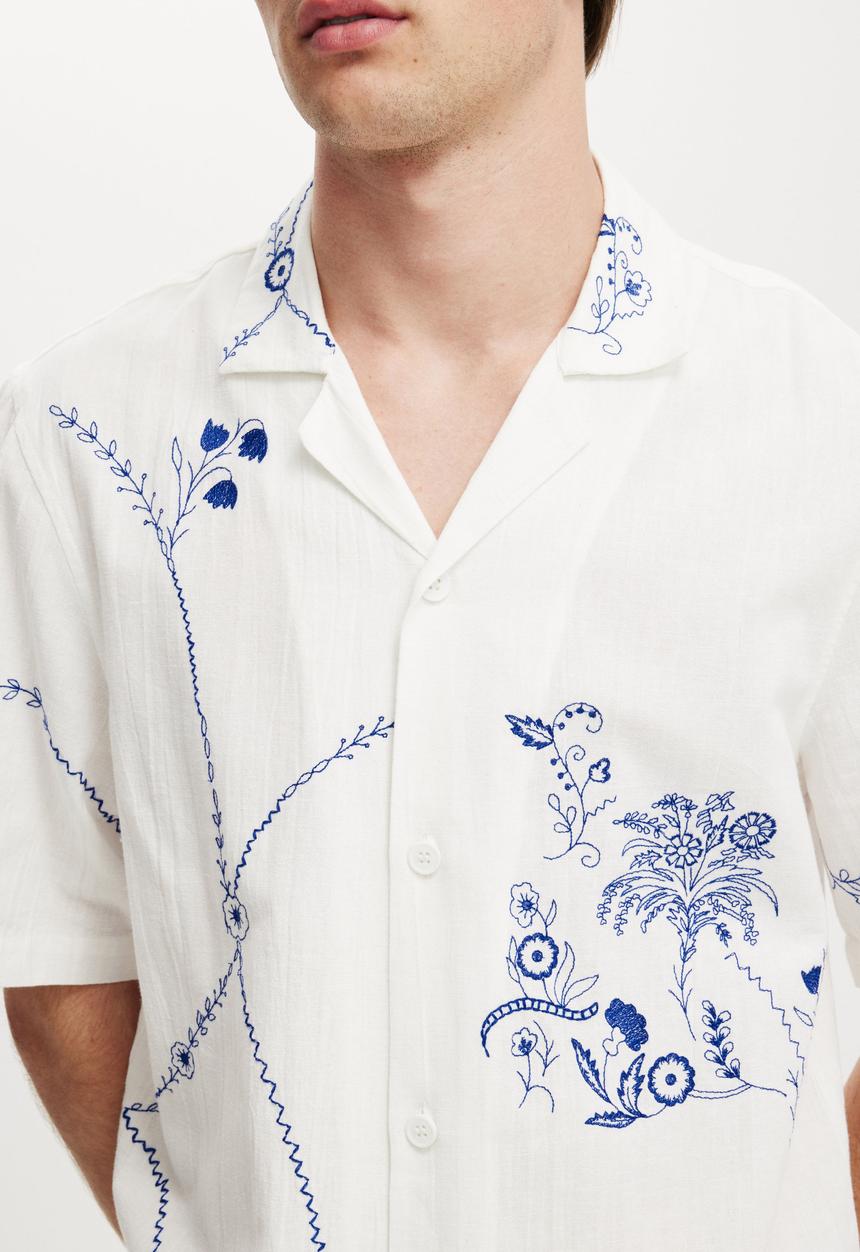 Cotton On - Cabana Short Sleeve Shirt - White Floral