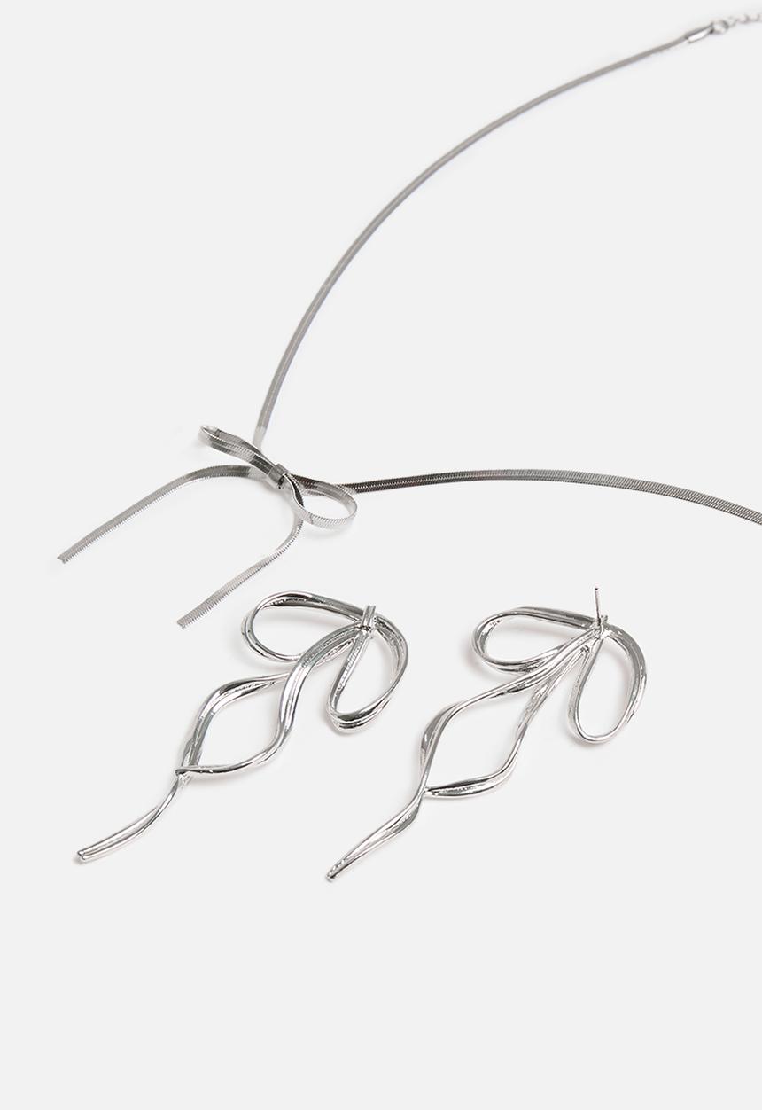 Superbalist - Bow earring and necklace set - silver