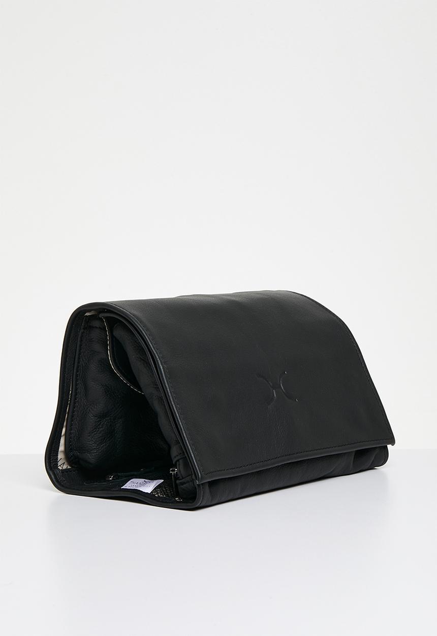 Thandana - Roll up toiletry - Black