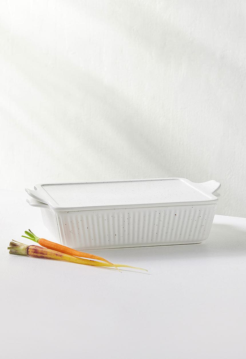 Maxwell & Williams - Speckle Rectangular Baker With Tray 33x23cm - Cream