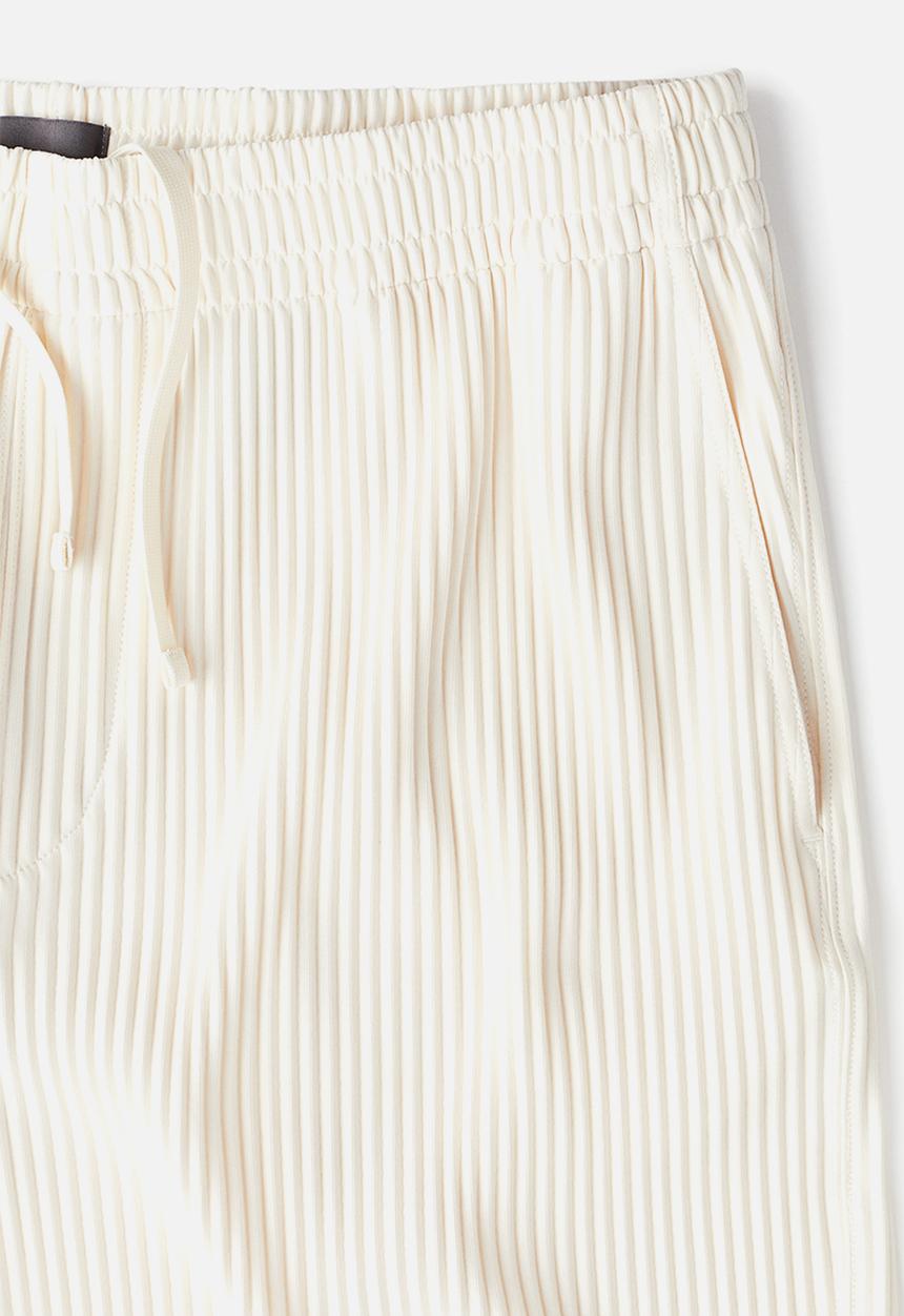 H&M - Regular fit pleated shorts - light beige