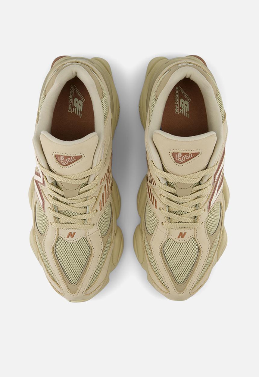 New Balance  - 9060