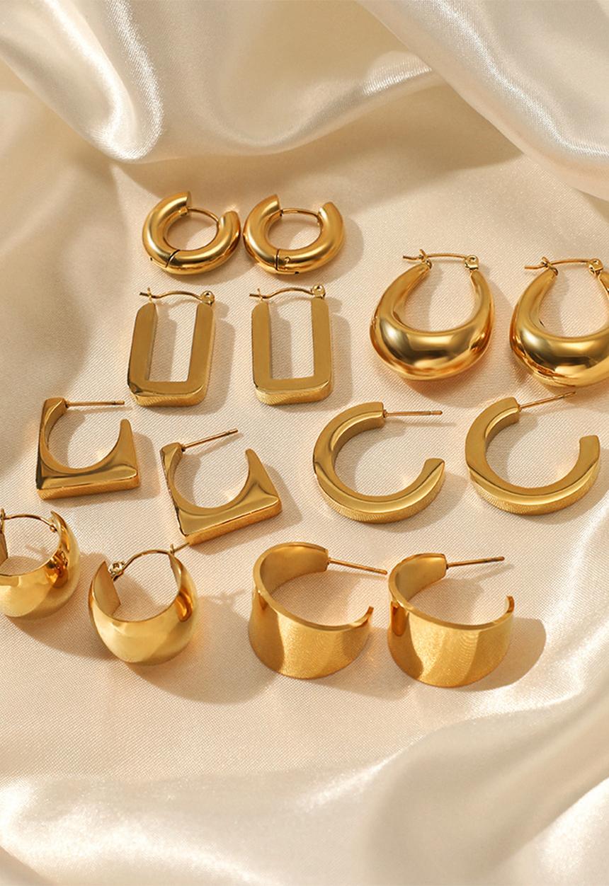 Zoe on Trend - Long hoop earring - gold