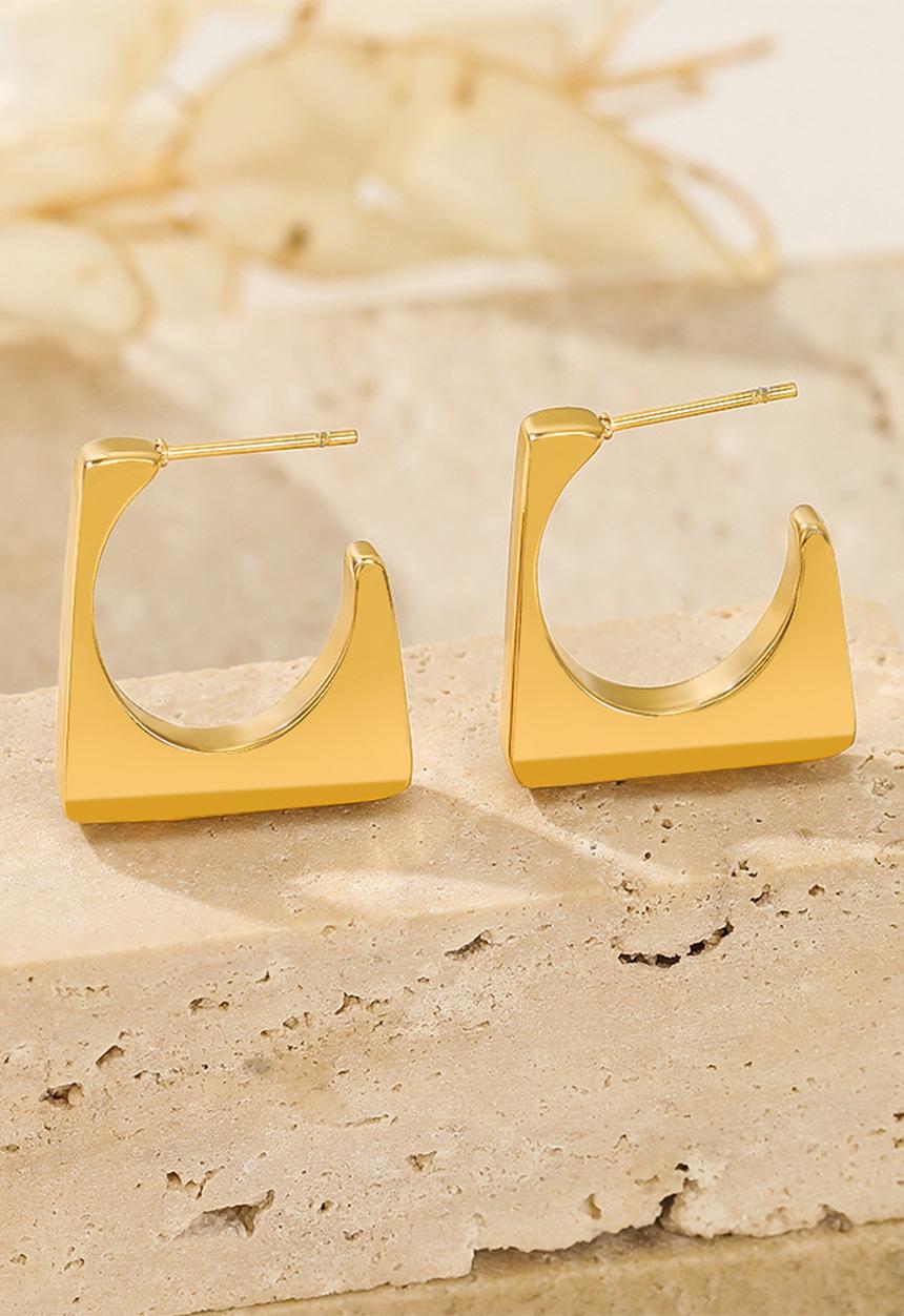 Zoe on Trend - Modern hoop earring- gold