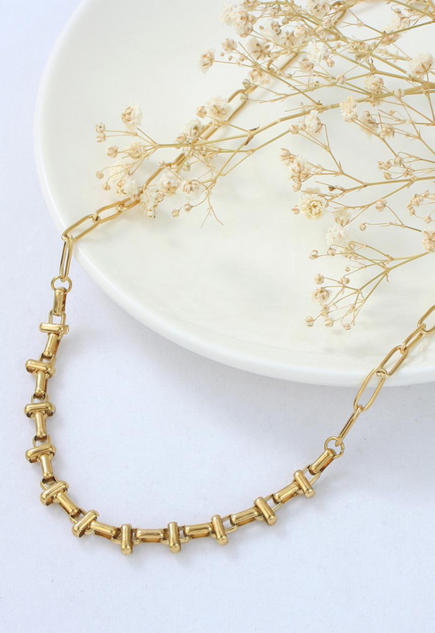 Designer link necklace - gold