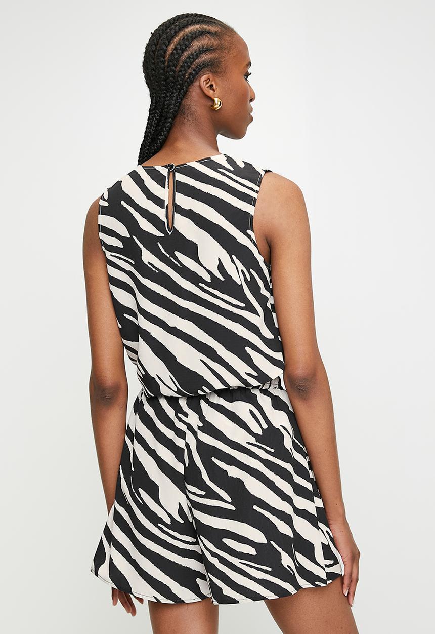 edit - Tie front printed pull on shorts - black ecru zebra