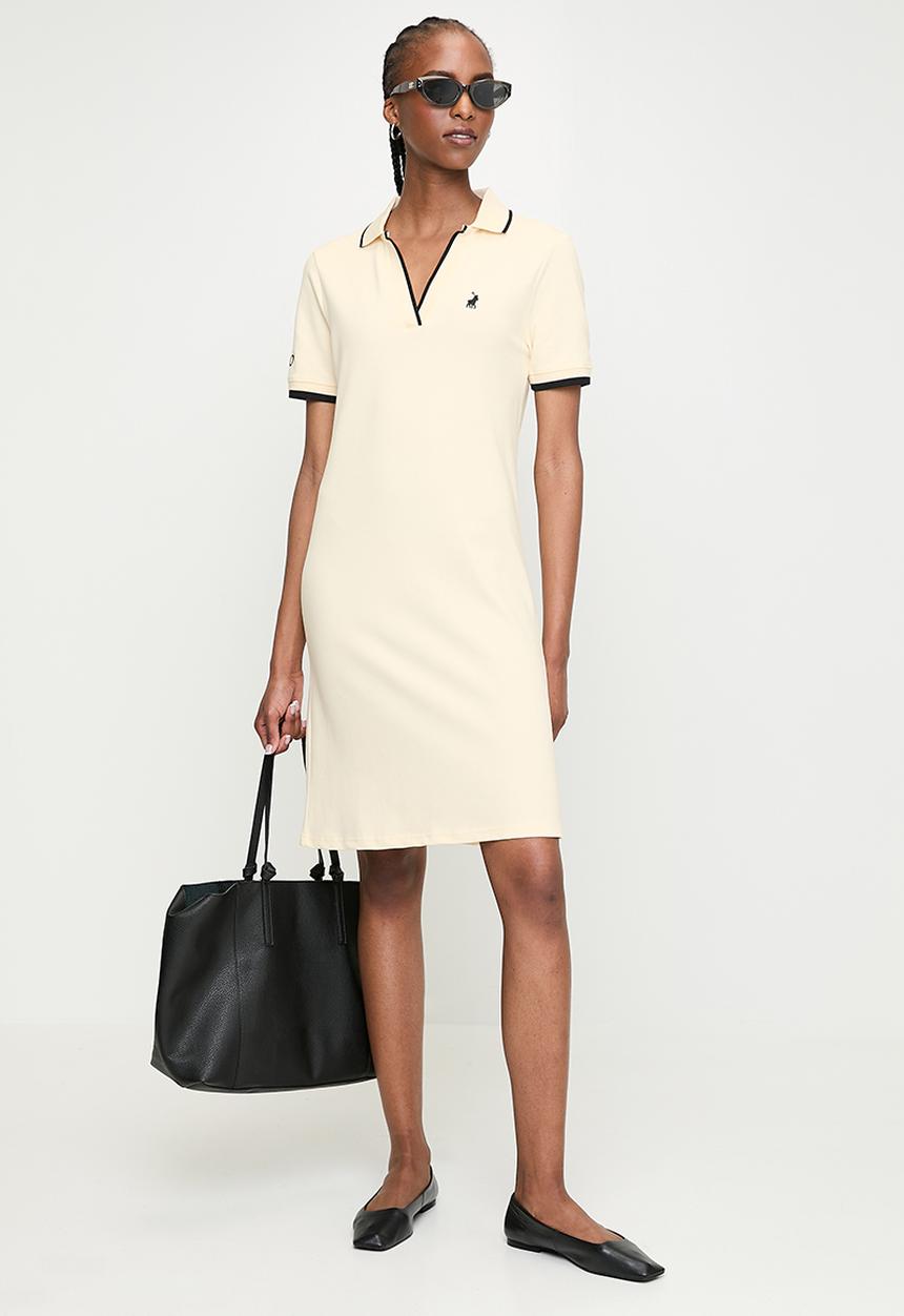 POLO - Wmn Zuri Ss Johnny Collar Golfer Dress - Sand