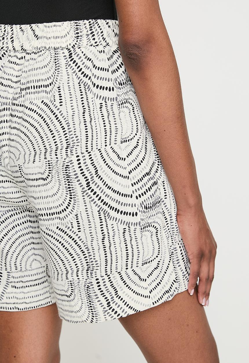 POLO - Wmn Carey Printed Short - Off White