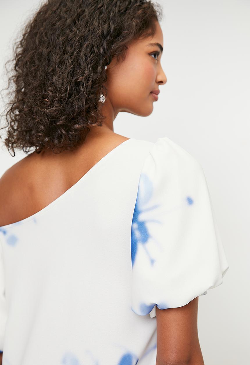 MILLA - Asymmetric trapeze maxi dress with bubble sleeve -denim ghostly floral