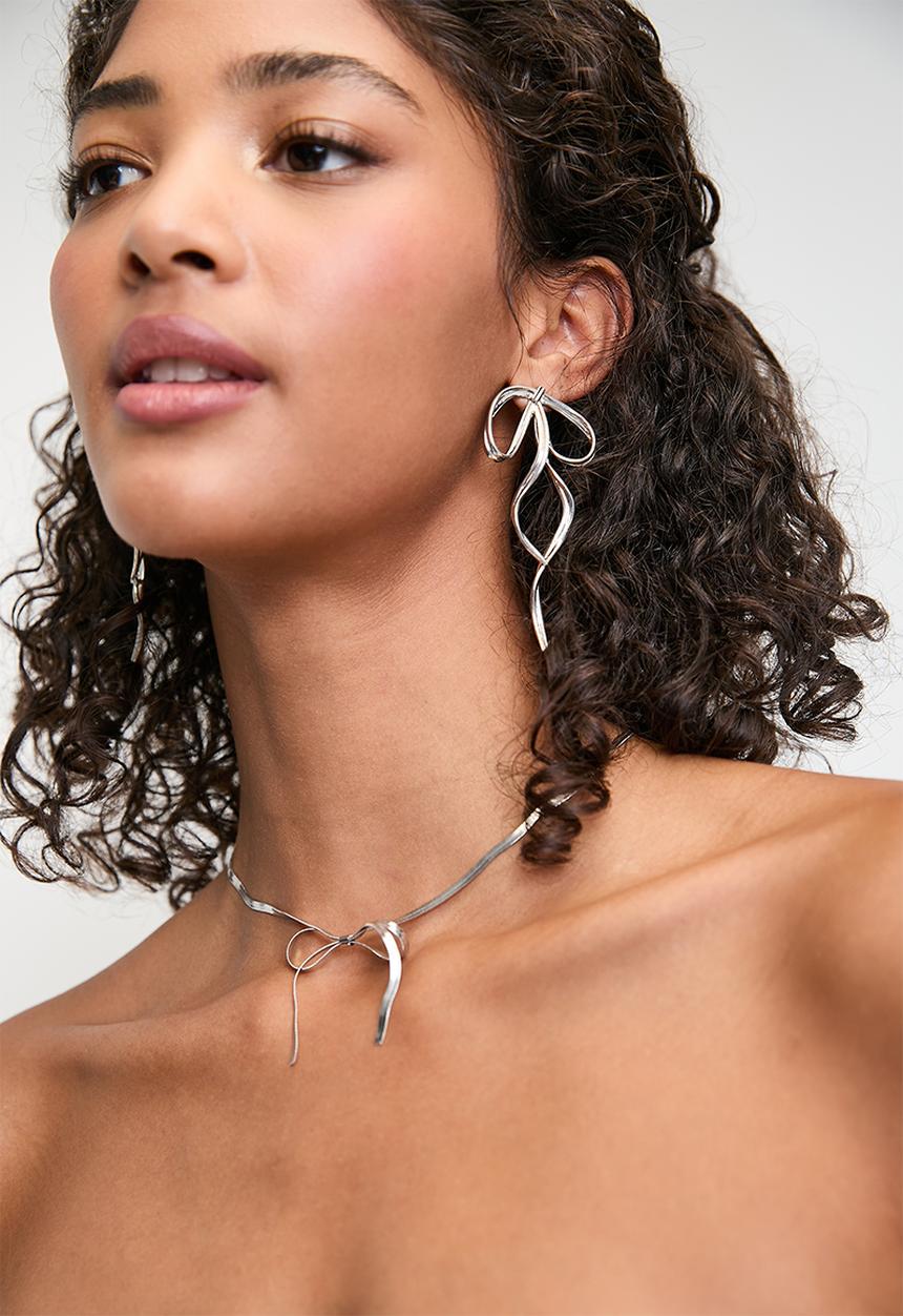 Superbalist - Bow earring and necklace set - silver